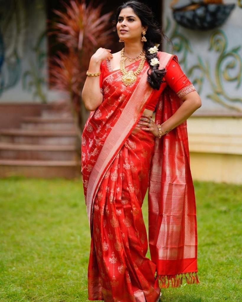 Red Silk Saree With Jacquard Work