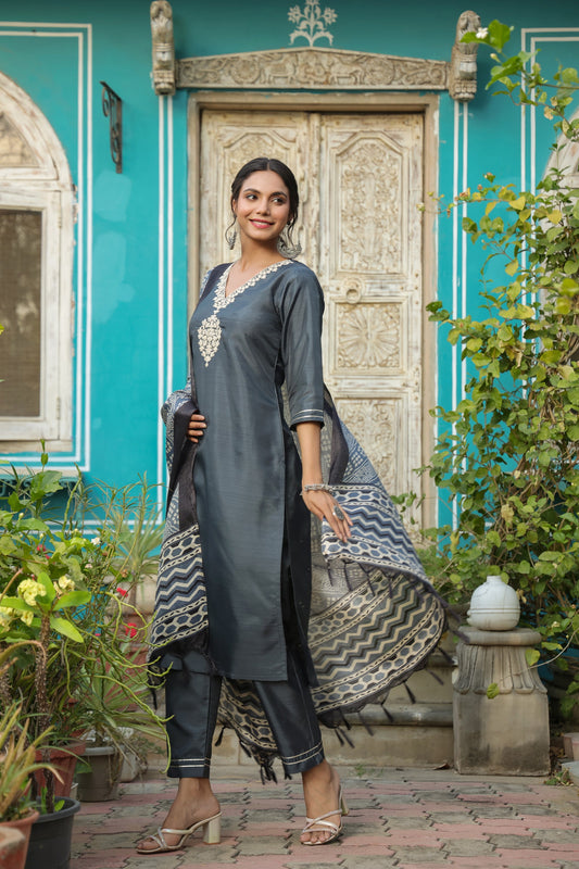 Grey Floral Embroidered Aari Work Kurta Set